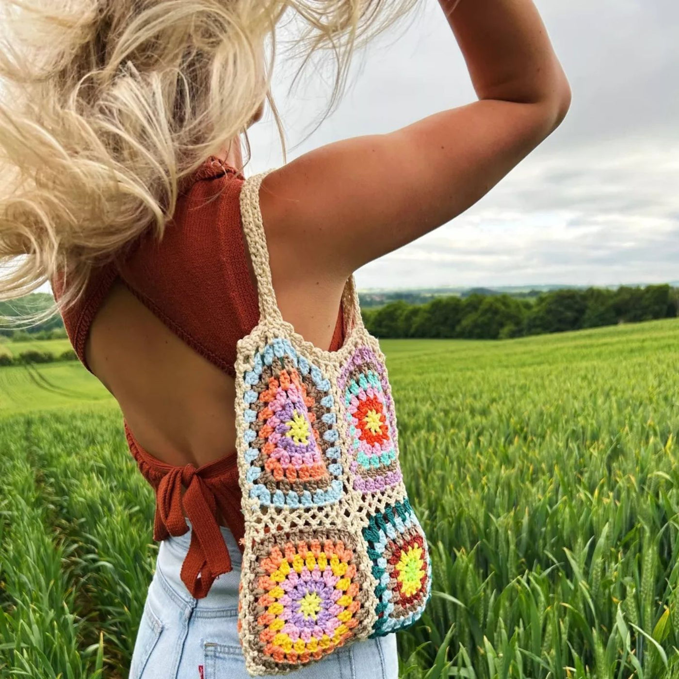 Sommerliche Häkeltasche - Schultertasche im Boho-Stil