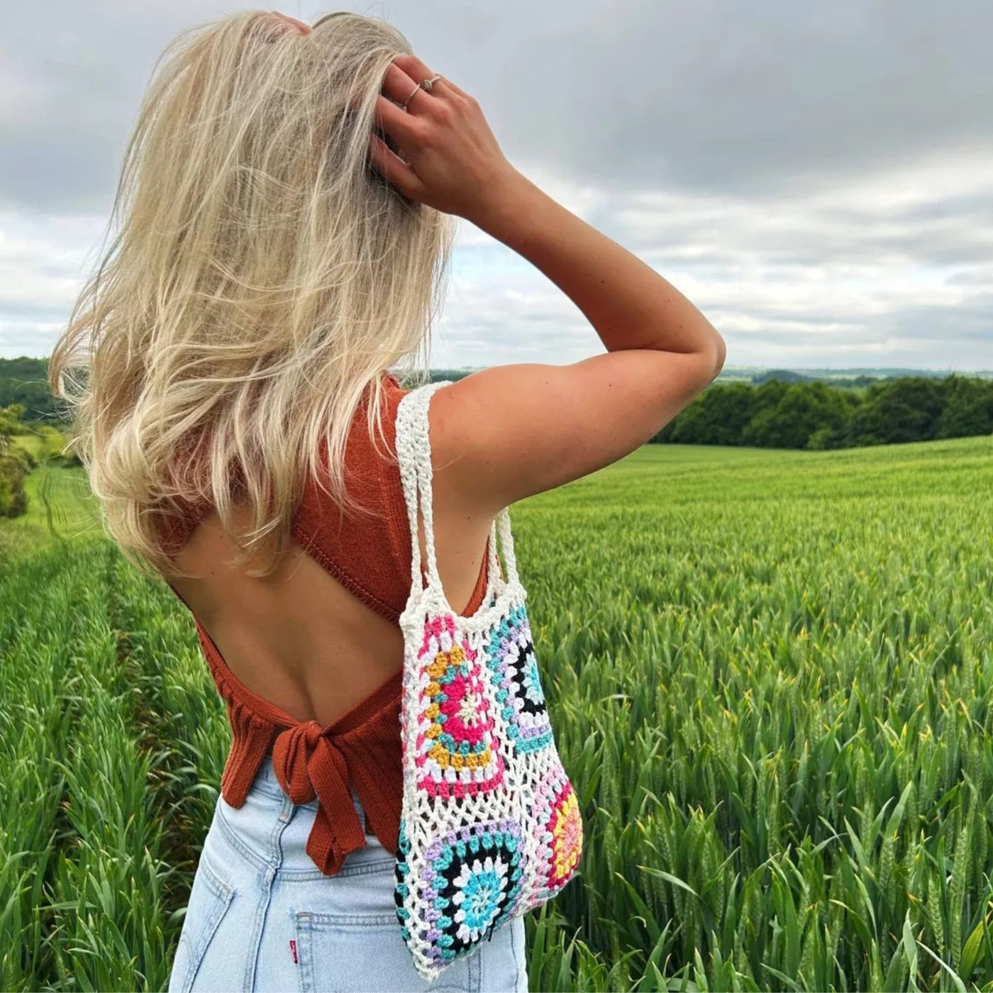 Sommerliche Häkeltasche - Schultertasche im Boho-Stil